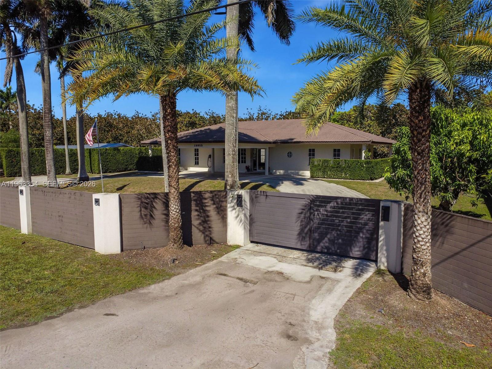 19955 SW 186th St, Miami FL 33187