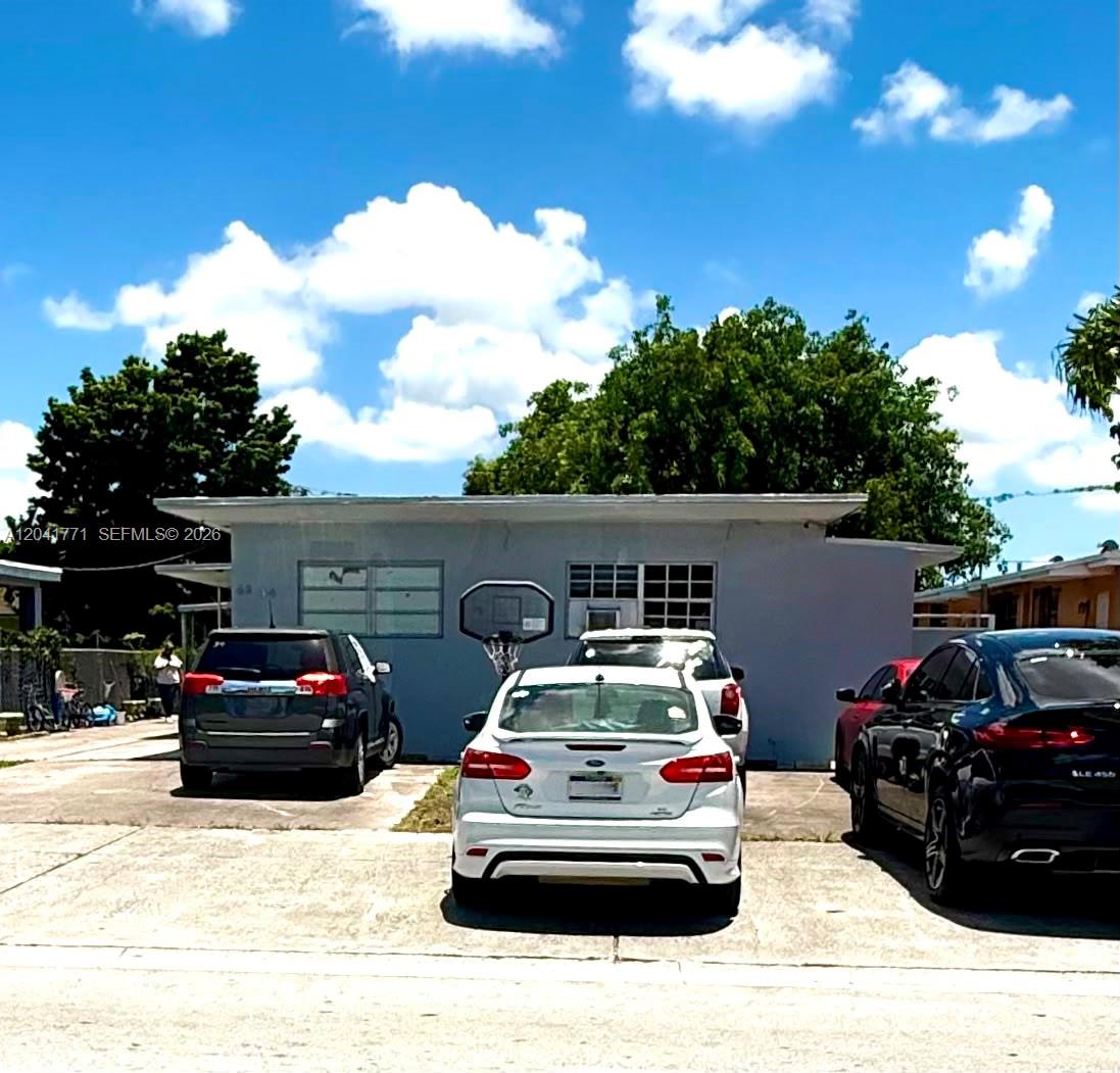 42 E 13th St, Hialeah FL 33010