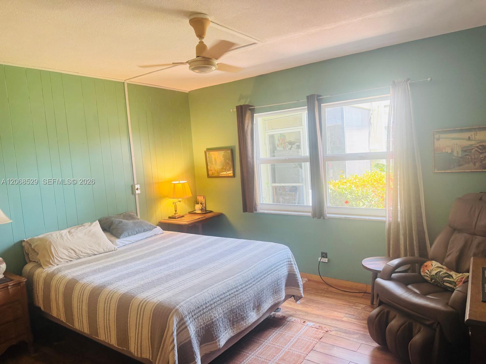 960 Crystal Lake Dr # 114 — Photo 4