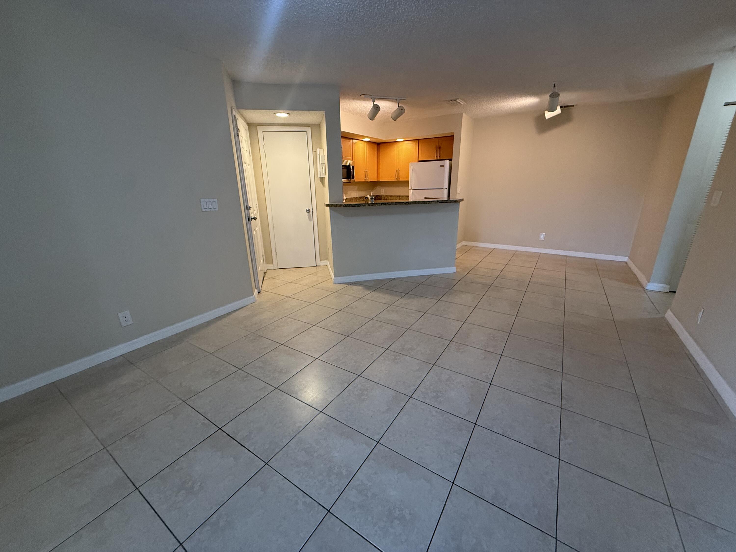 3390 N Pinewalk Drive # 1012 — Photo 4