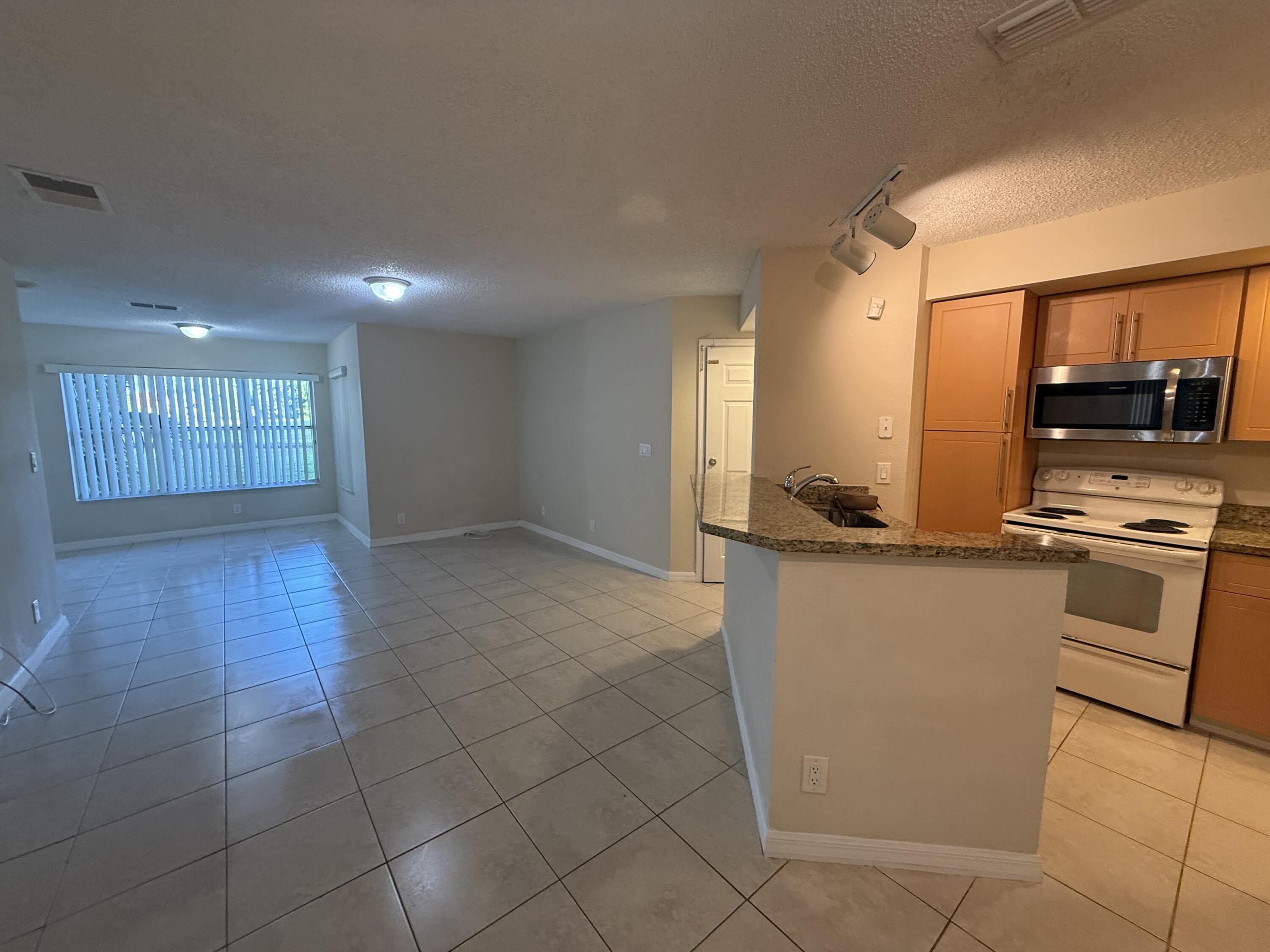 3390 N Pinewalk Drive # 1012 — Photo 3
