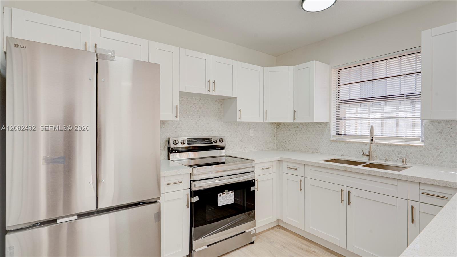 710 SW 114th Ave # C3 — Photo 3