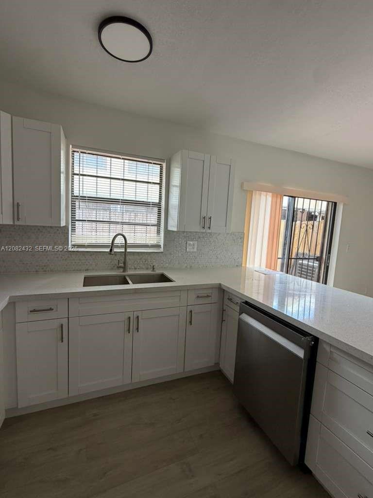 710 SW 114th Ave # C3 — Photo 4