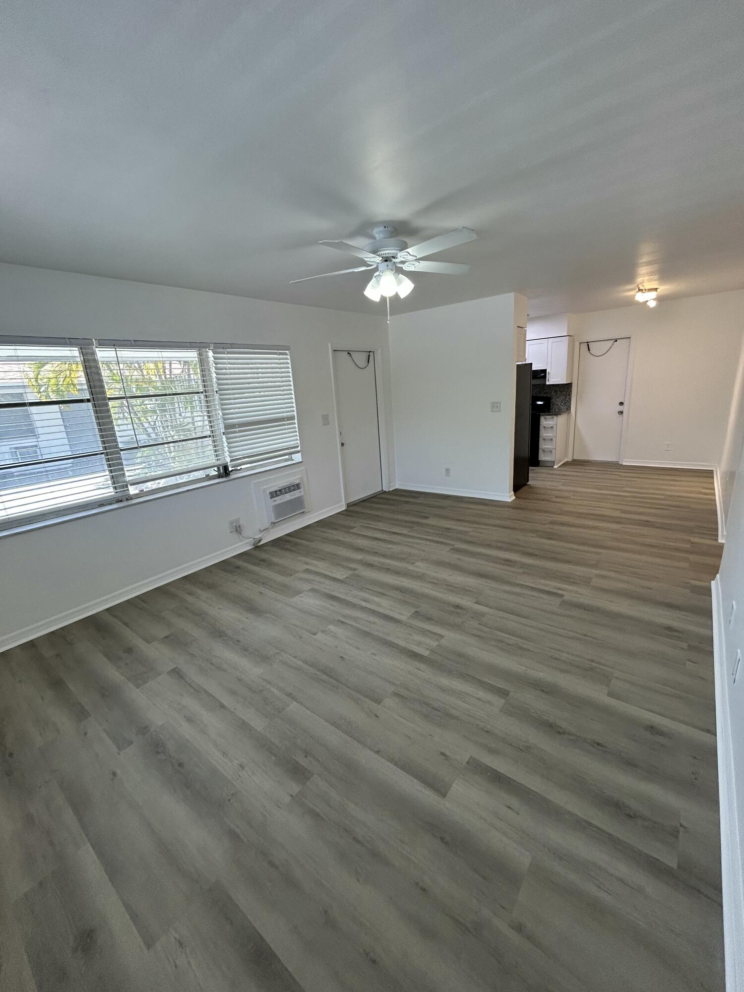 749 SE 15th Street # 6 — Photo 3