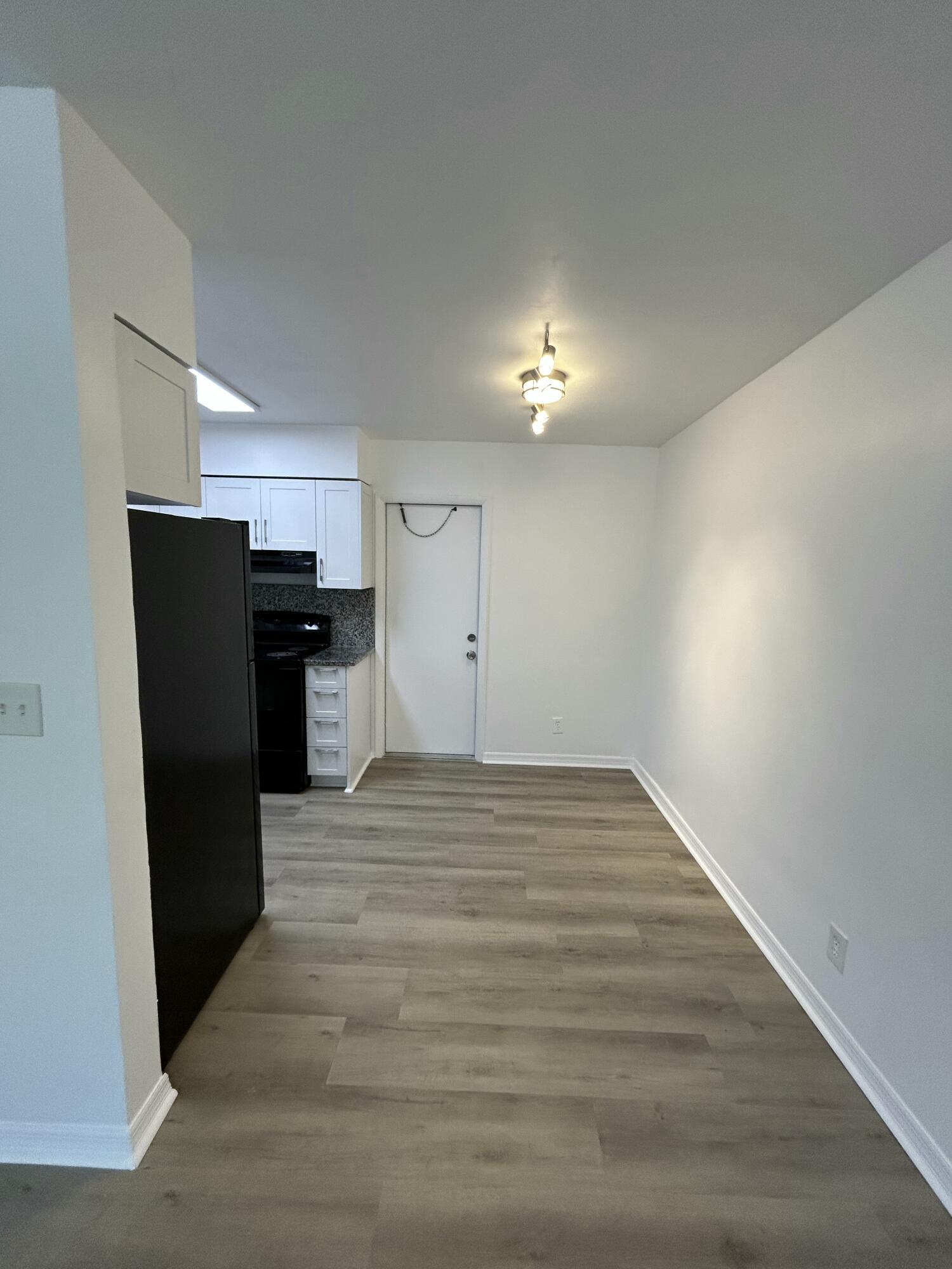 749 SE 15th Street # 6 — Photo 5