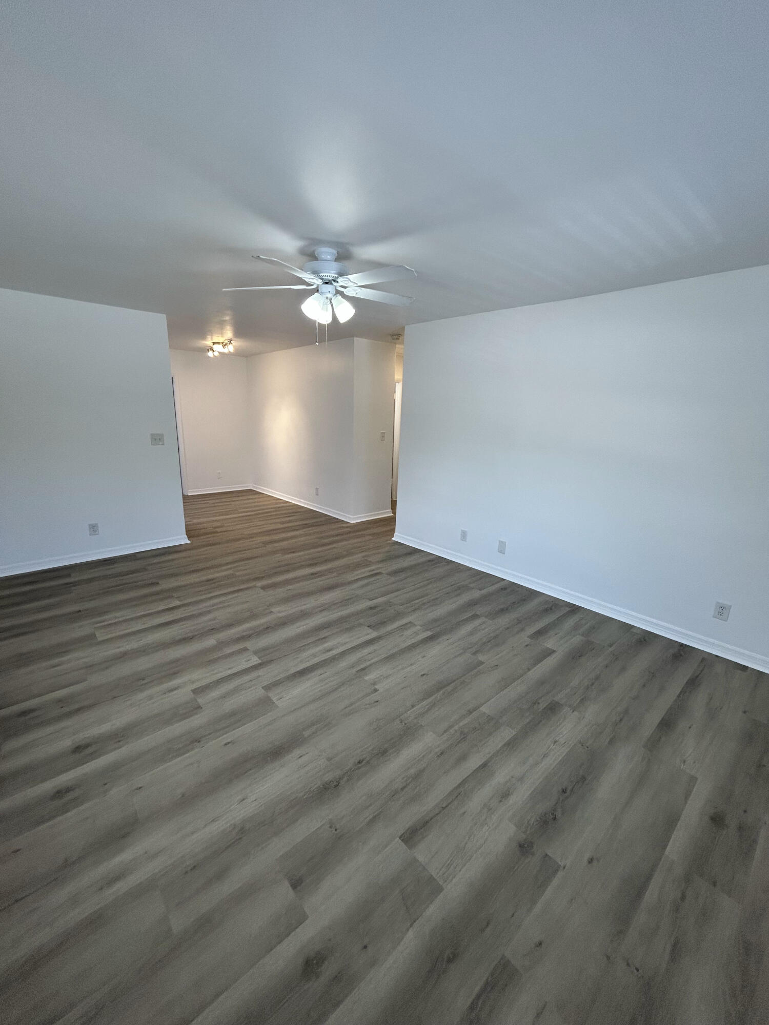 749 SE 15th Street # 6 — Photo 2