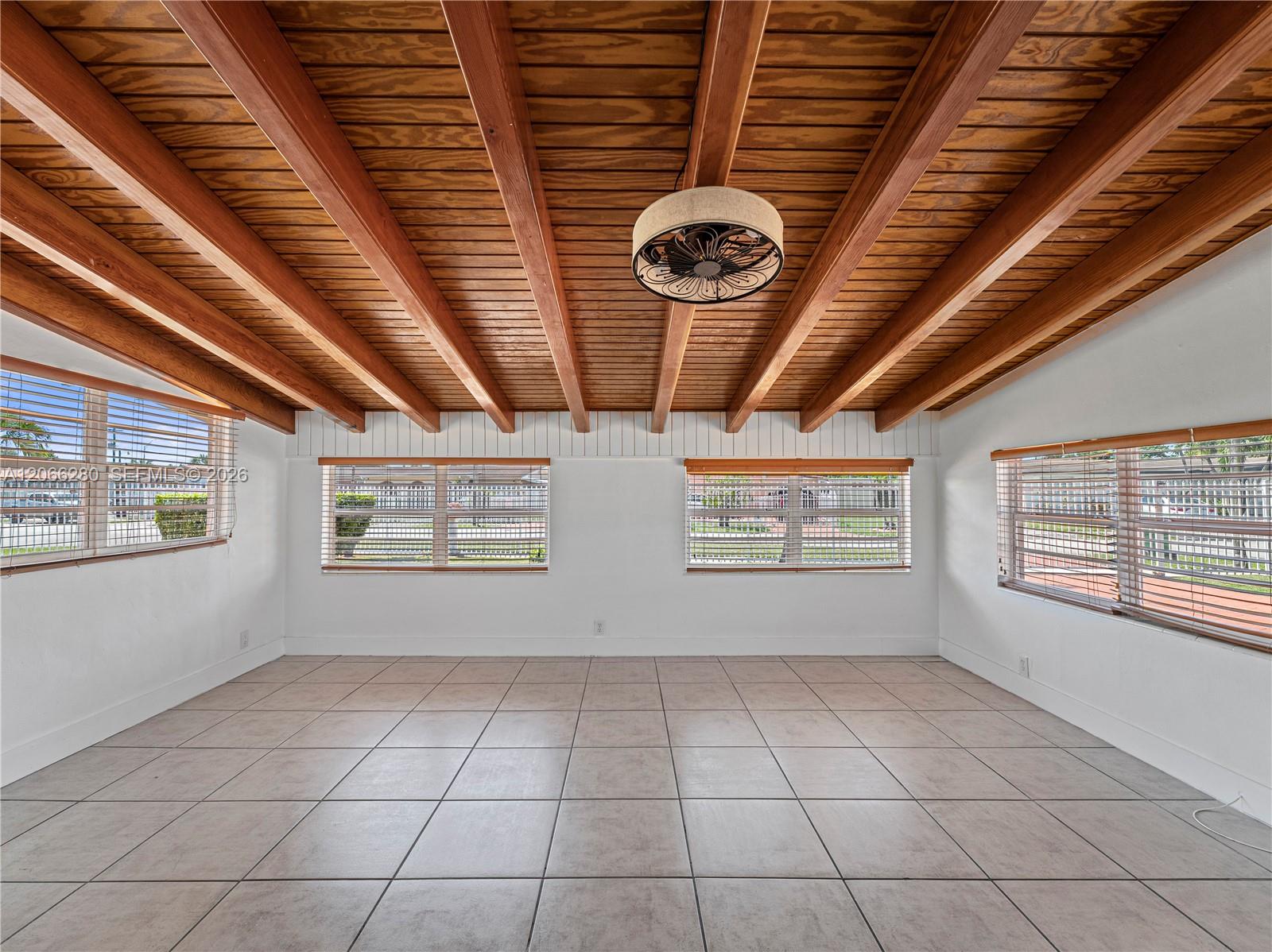 8241 SW 12th Ter — Photo 5