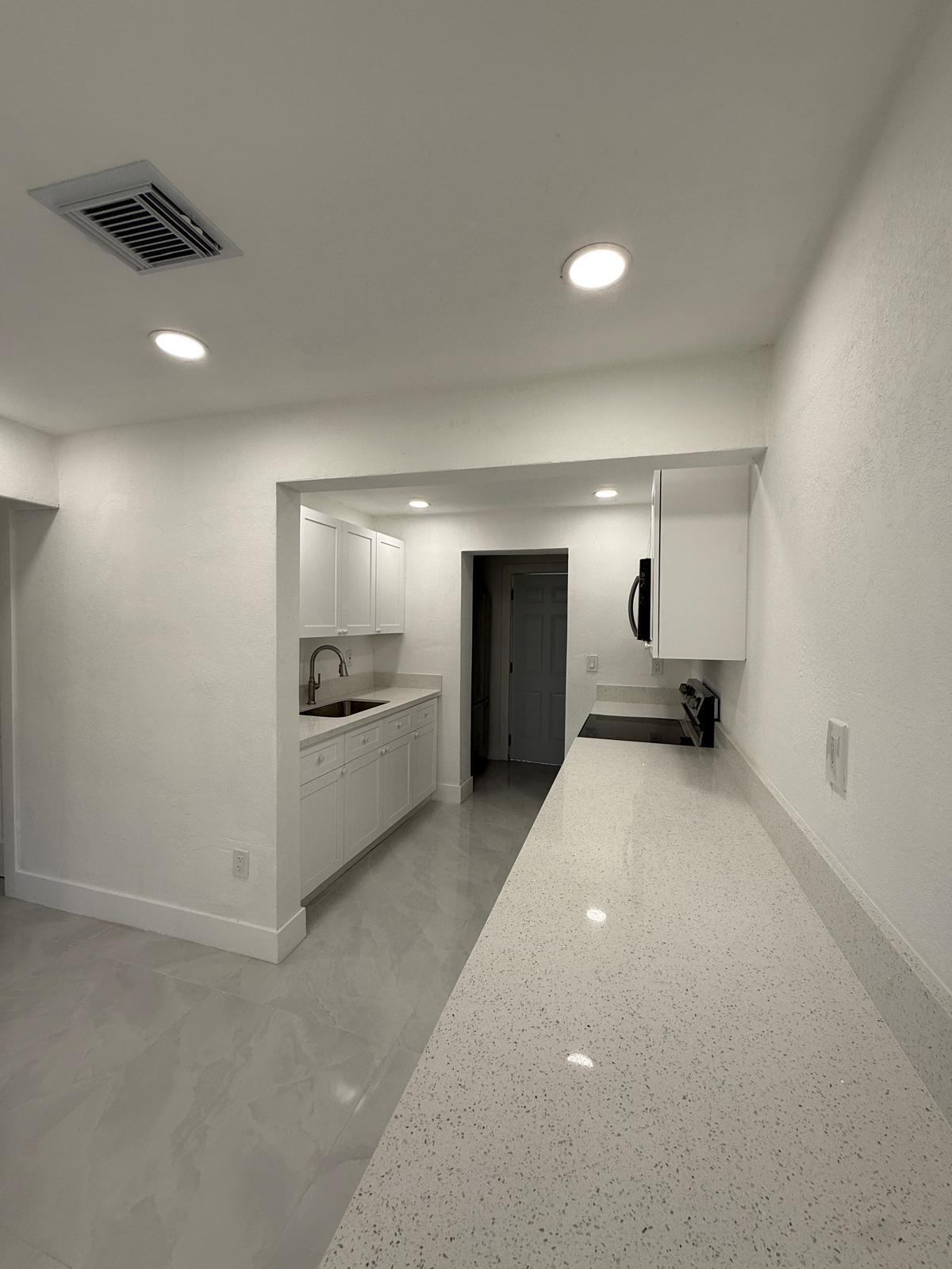 4400 SW 36TH Street — Photo 4