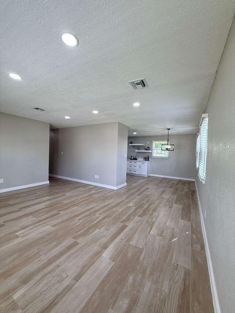 625 NW 14TH Street — Photo 3