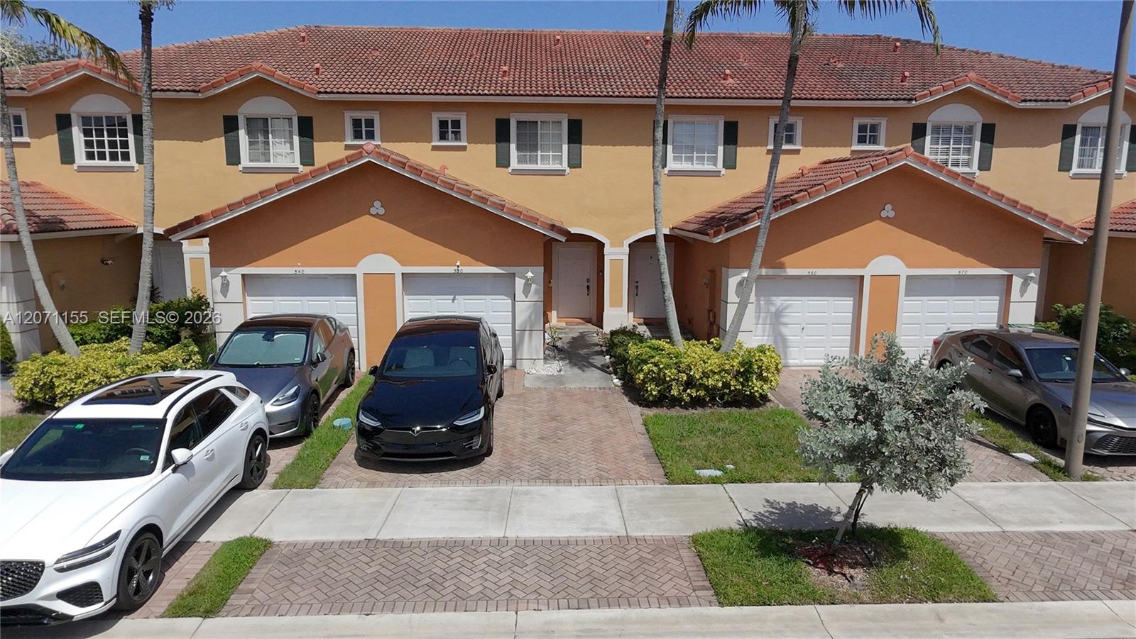 550 Saint Tropez Ln, Margate FL 33068