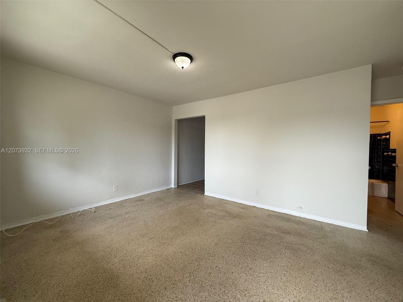 900 SW 5th St # 2 — Photo 3