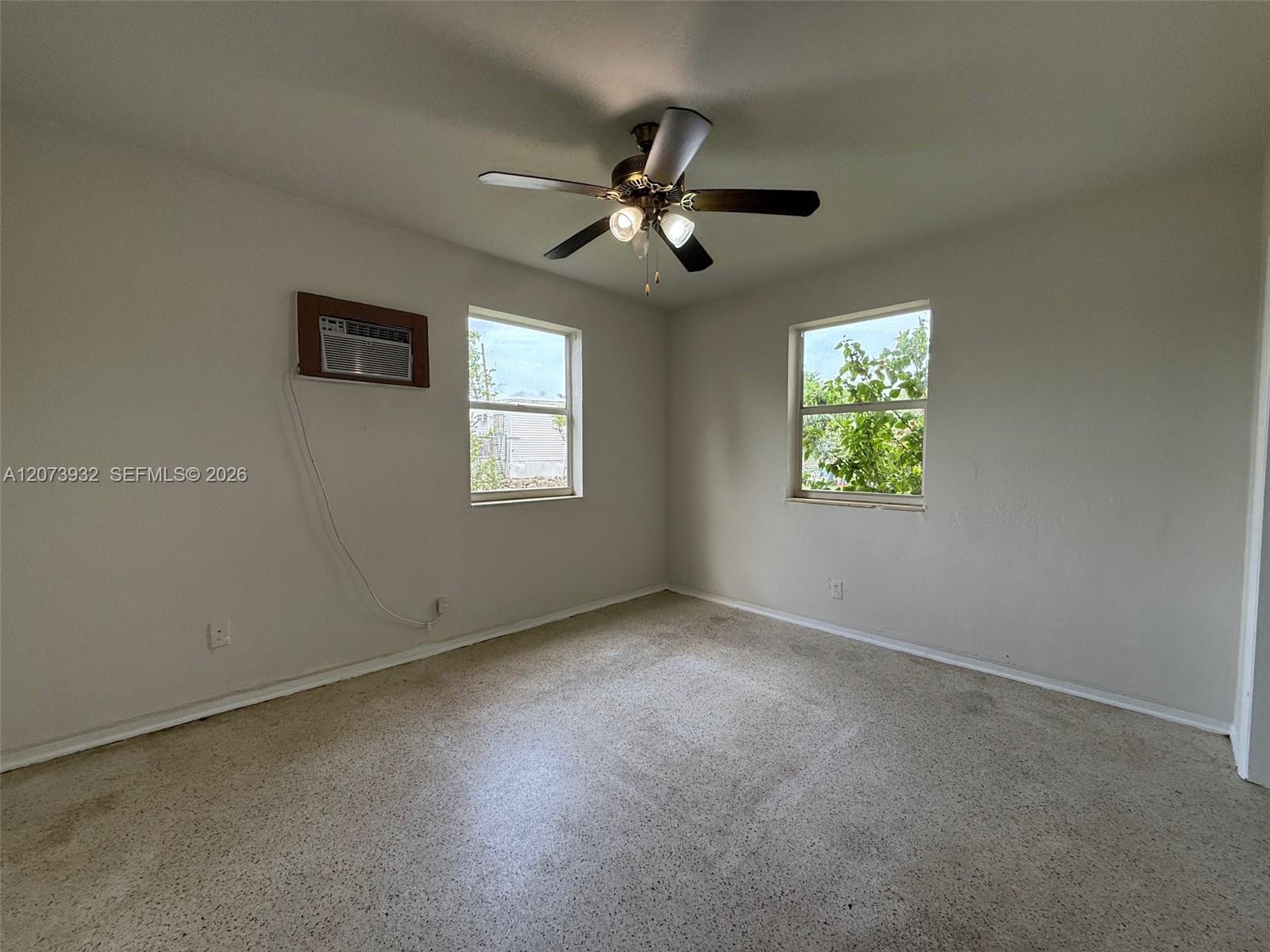 900 SW 5th St # 2 — Photo 5