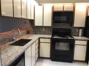 1709 Whitehall Drive # 205 — Photo 2