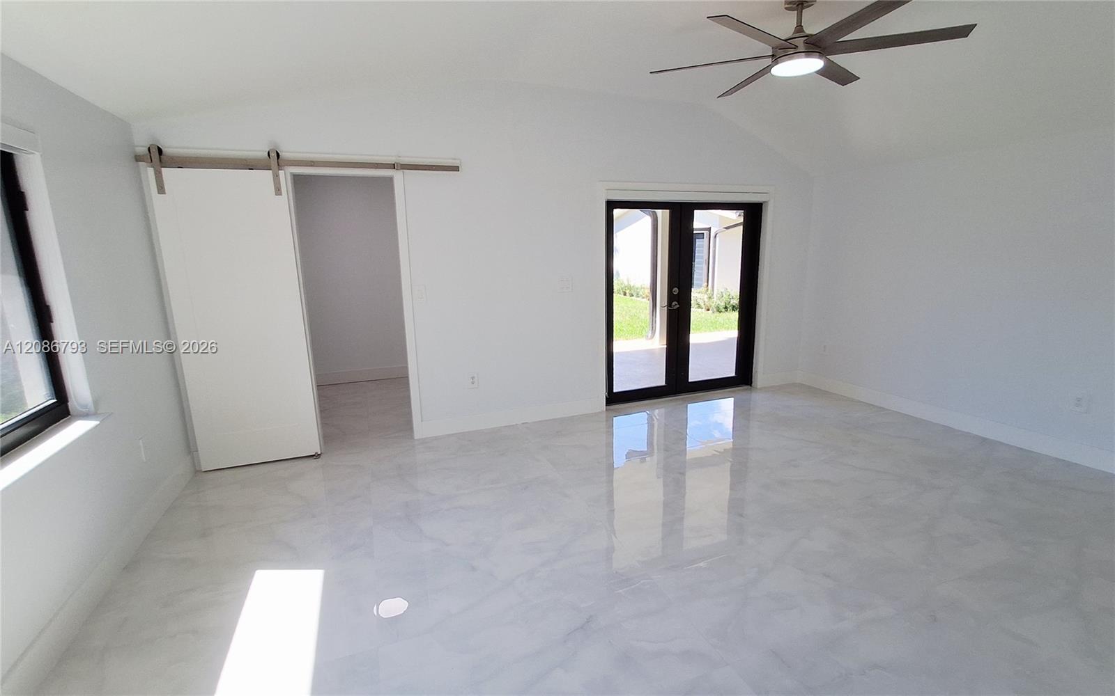 216 Shadow Way — Photo 5