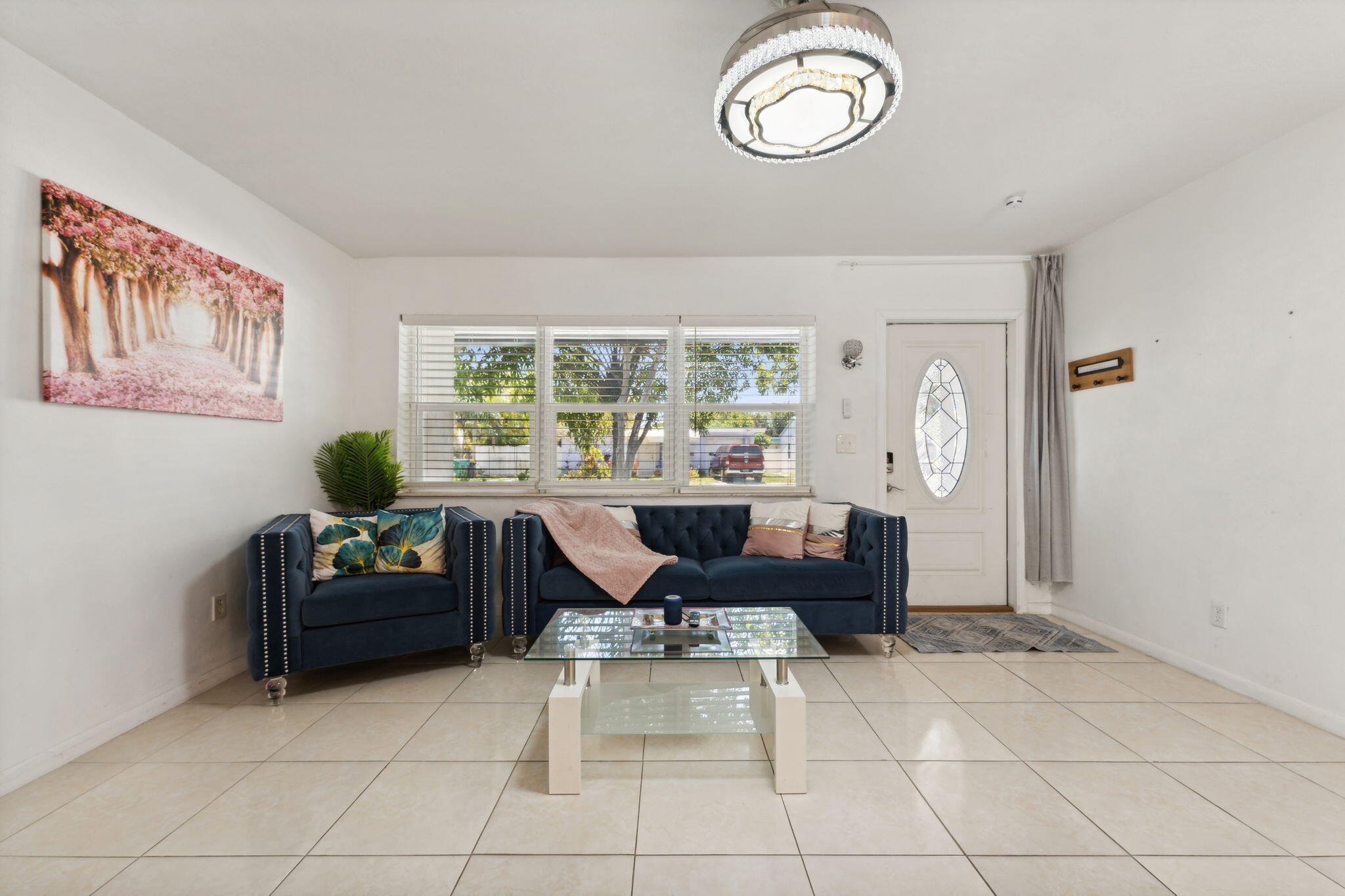 254 SW 8th Street — Photo 3