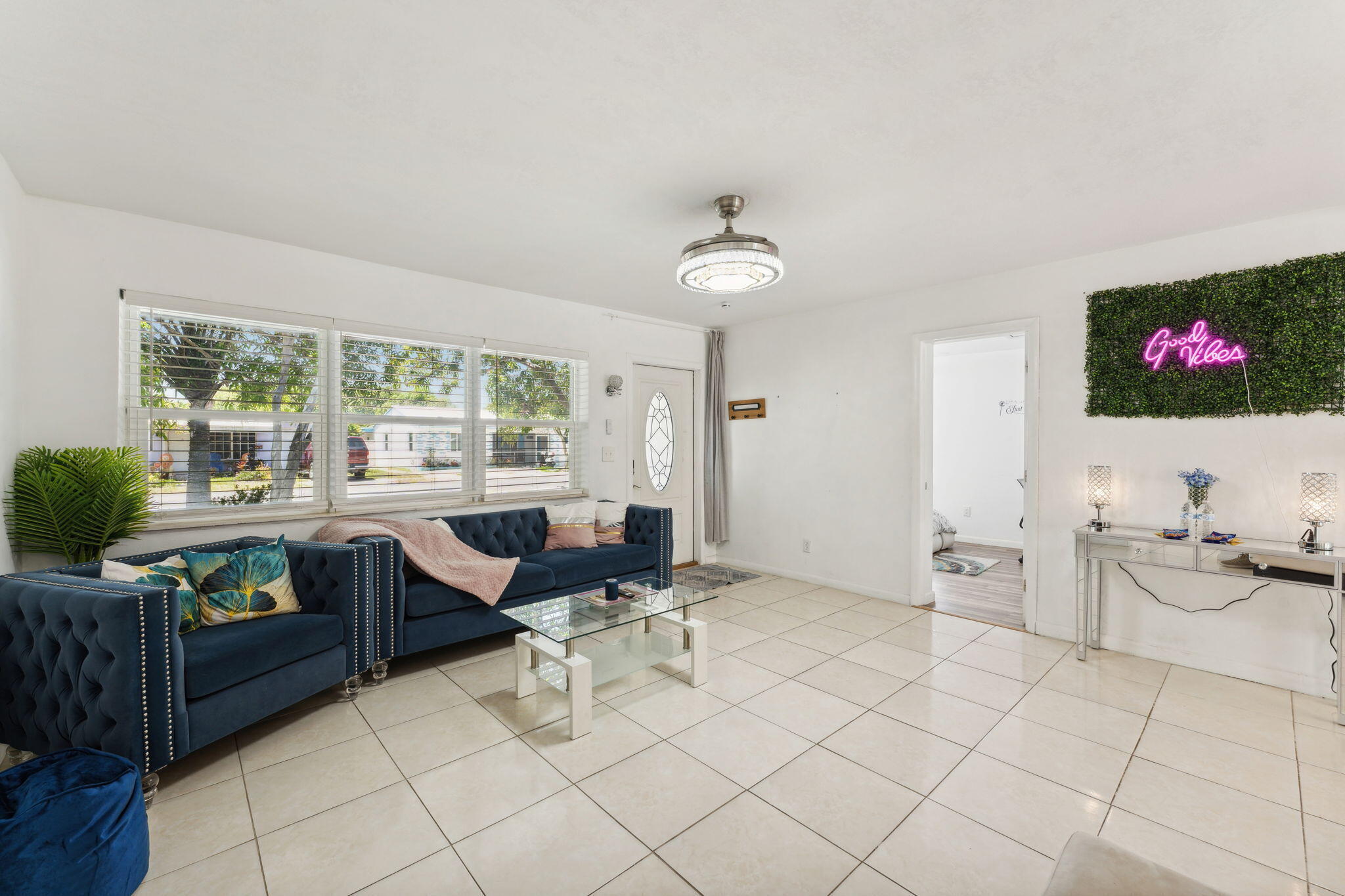 254 SW 8th Street — Photo 5