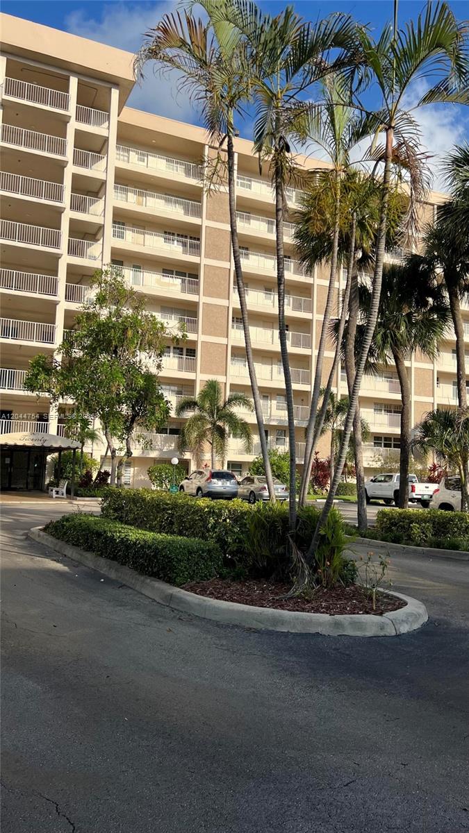 2901 S Palm Aire Dr # 408, Pompano Beach FL 33069
