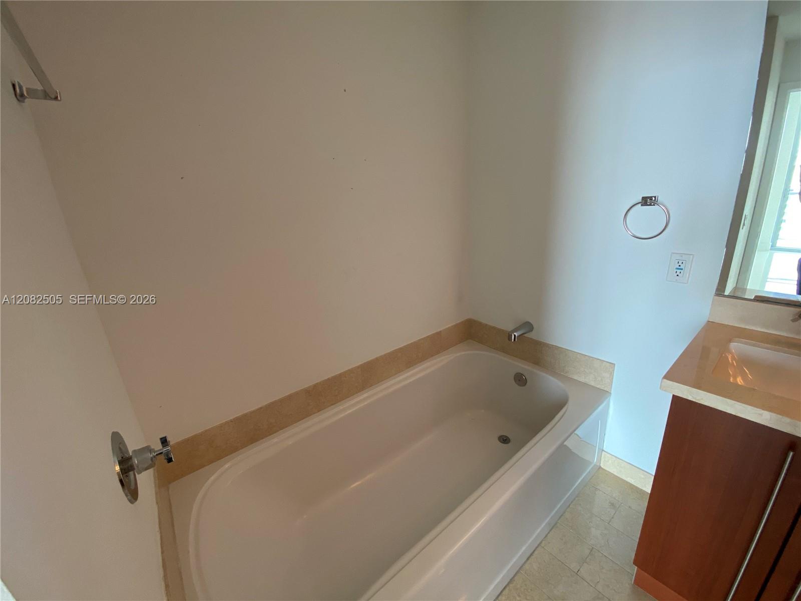79 SW 12 ST # 3810-S — Photo 4