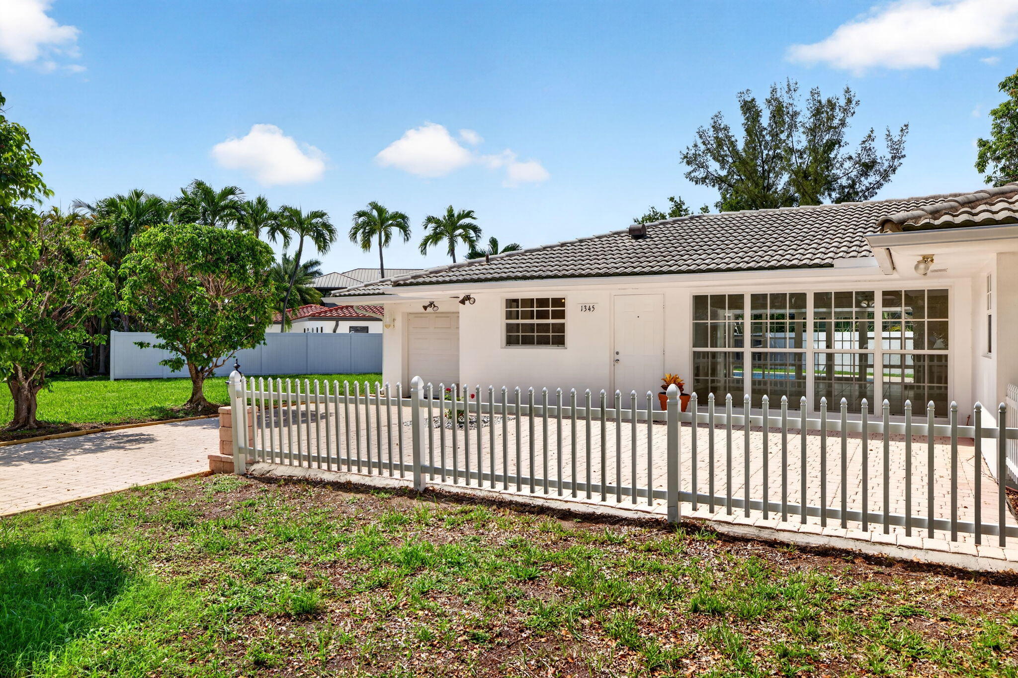 1345 E Terra Mar Drive — Photo 4
