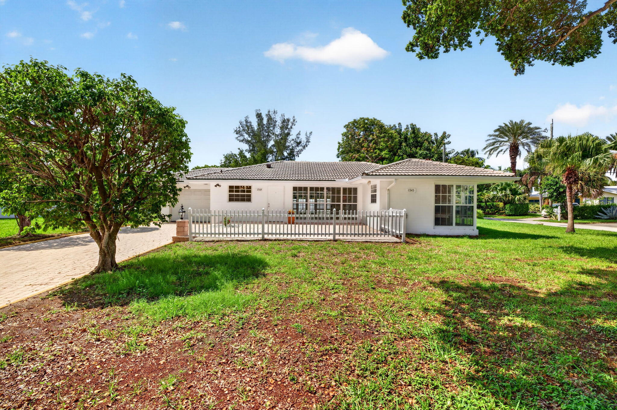 1345 E Terra Mar Drive — Photo 2