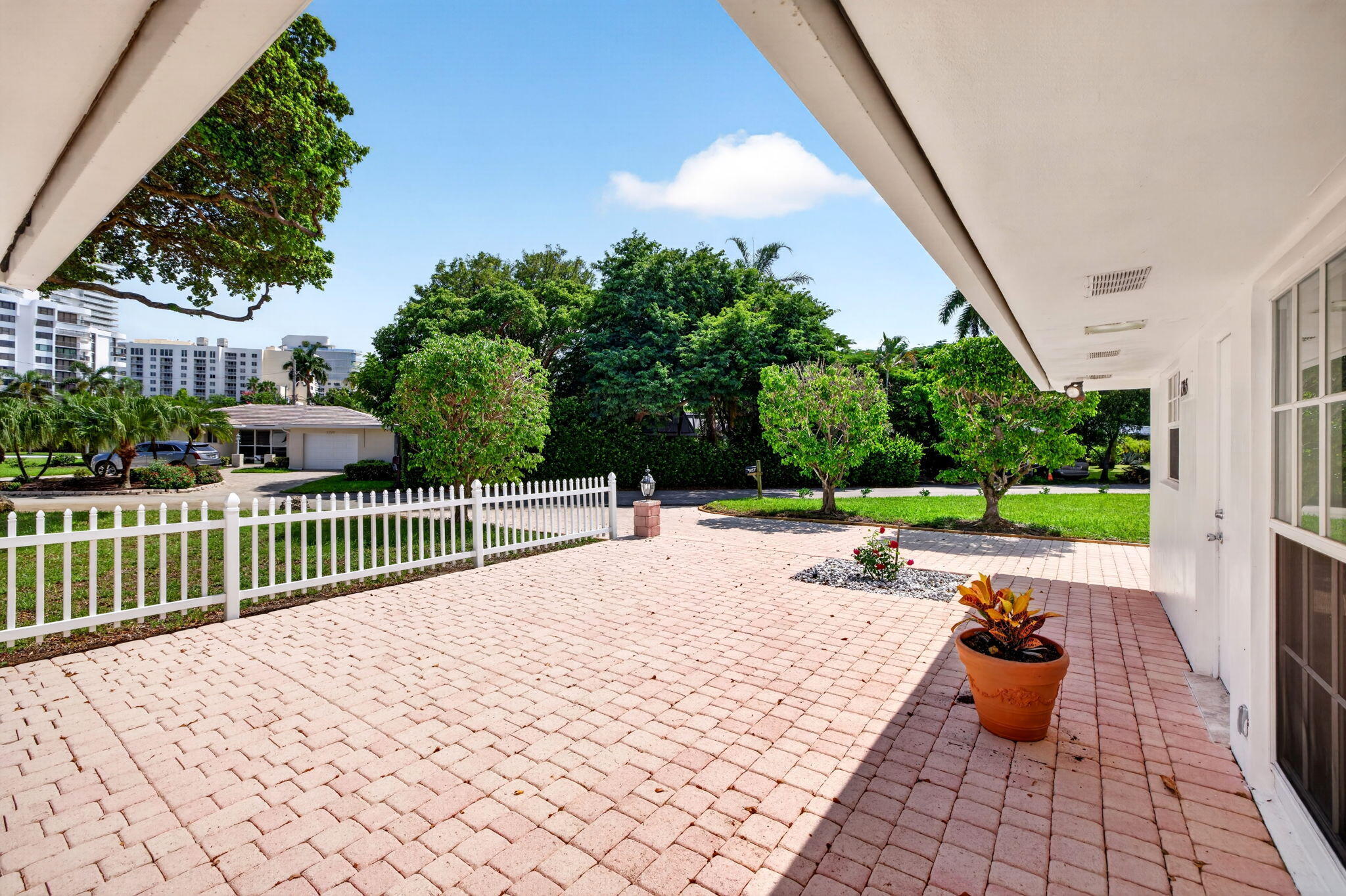 1345 E Terra Mar Drive — Photo 5