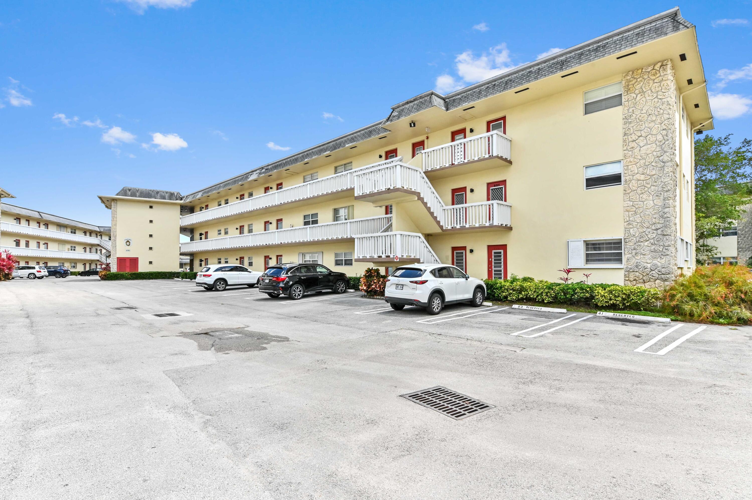 4321 NW 16th Street # C302, Lauderhill FL 33313