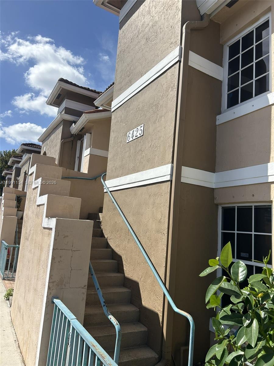 6425 SW 130th Pl # 704 — Photo 3