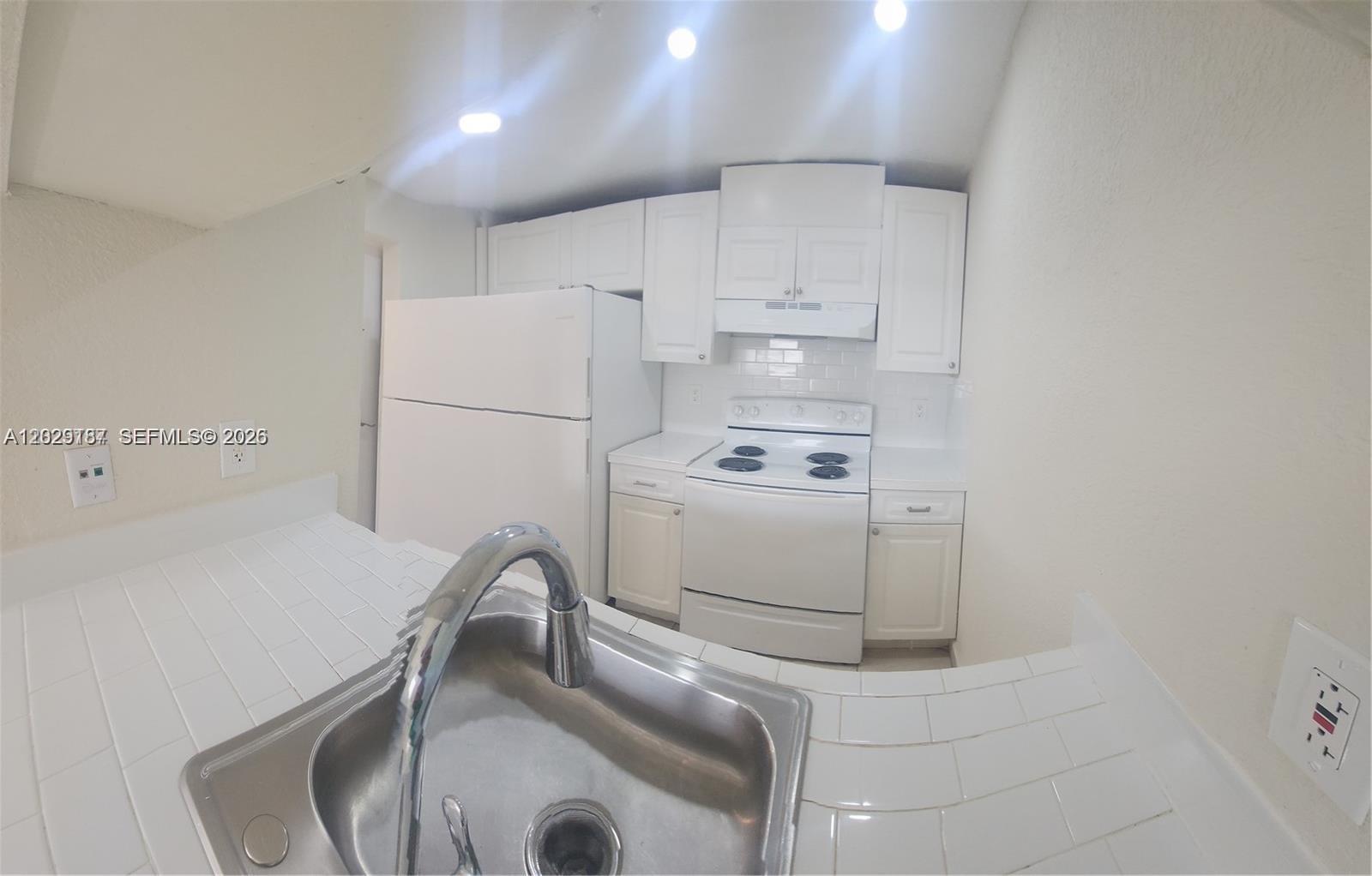 19600 SW 110th Ct # 209 — Photo 2