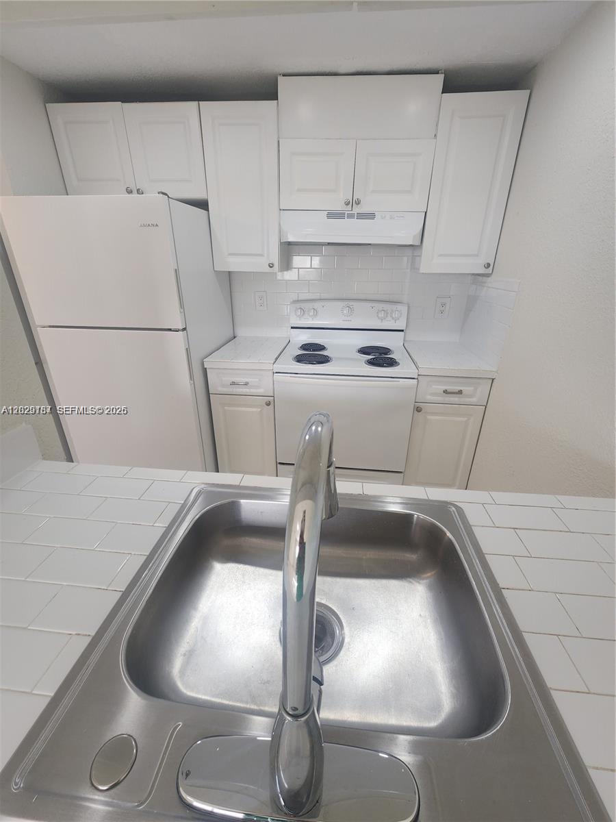 19600 SW 110th Ct # 209 — Photo 3