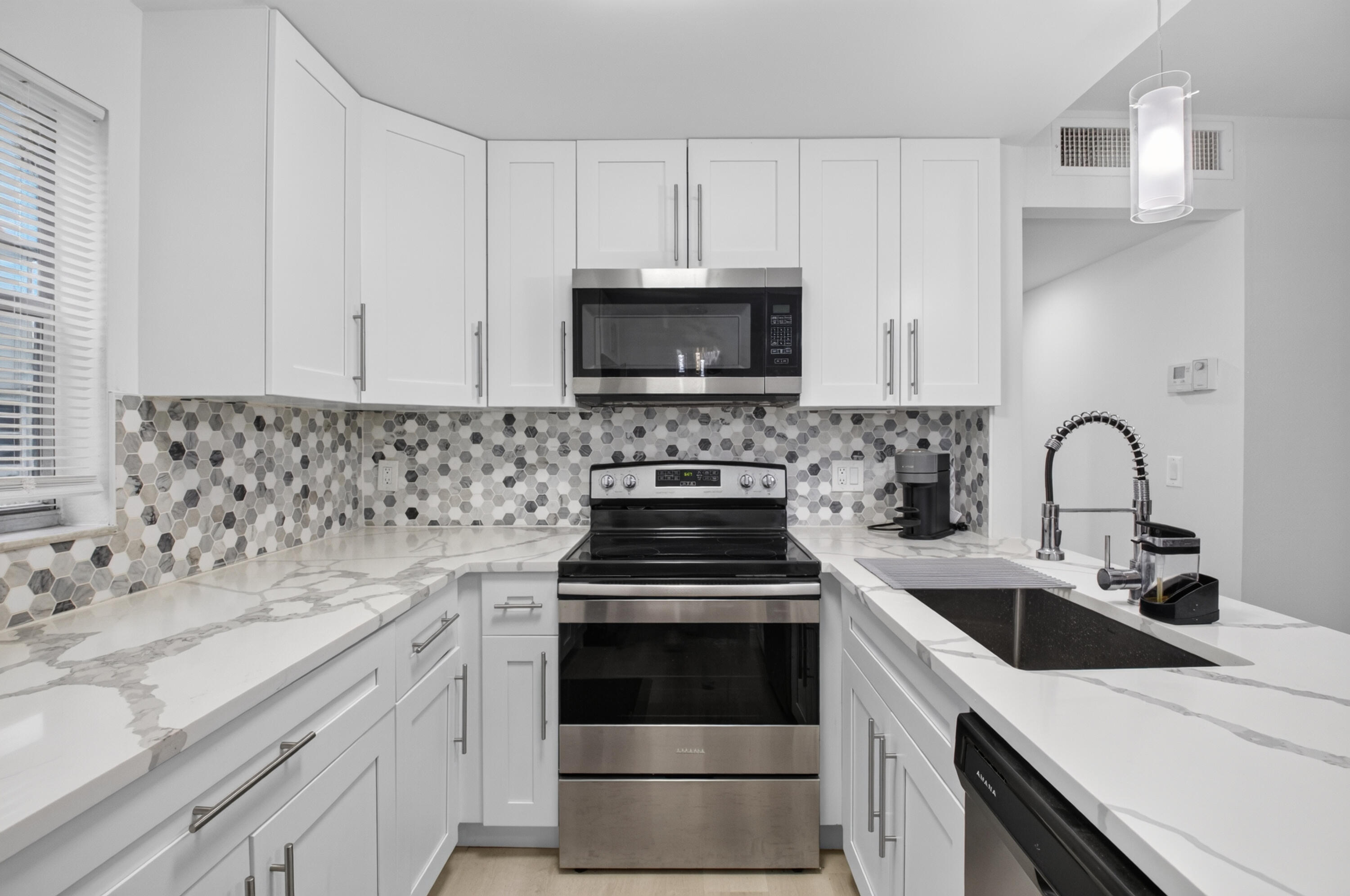 352 Brittany H — Photo 2