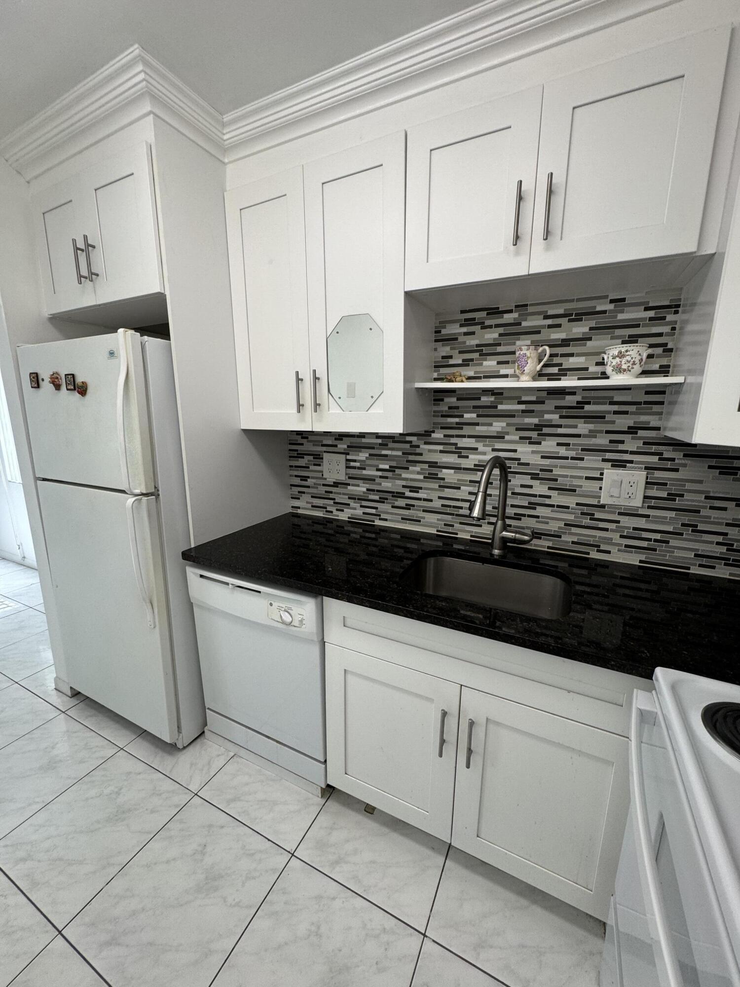 4990 E Sabal Palm Boulevard — Photo 3
