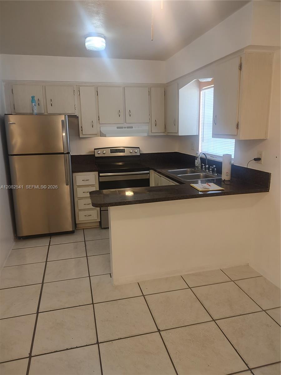 7655 Venetian St # 4 — Photo 2