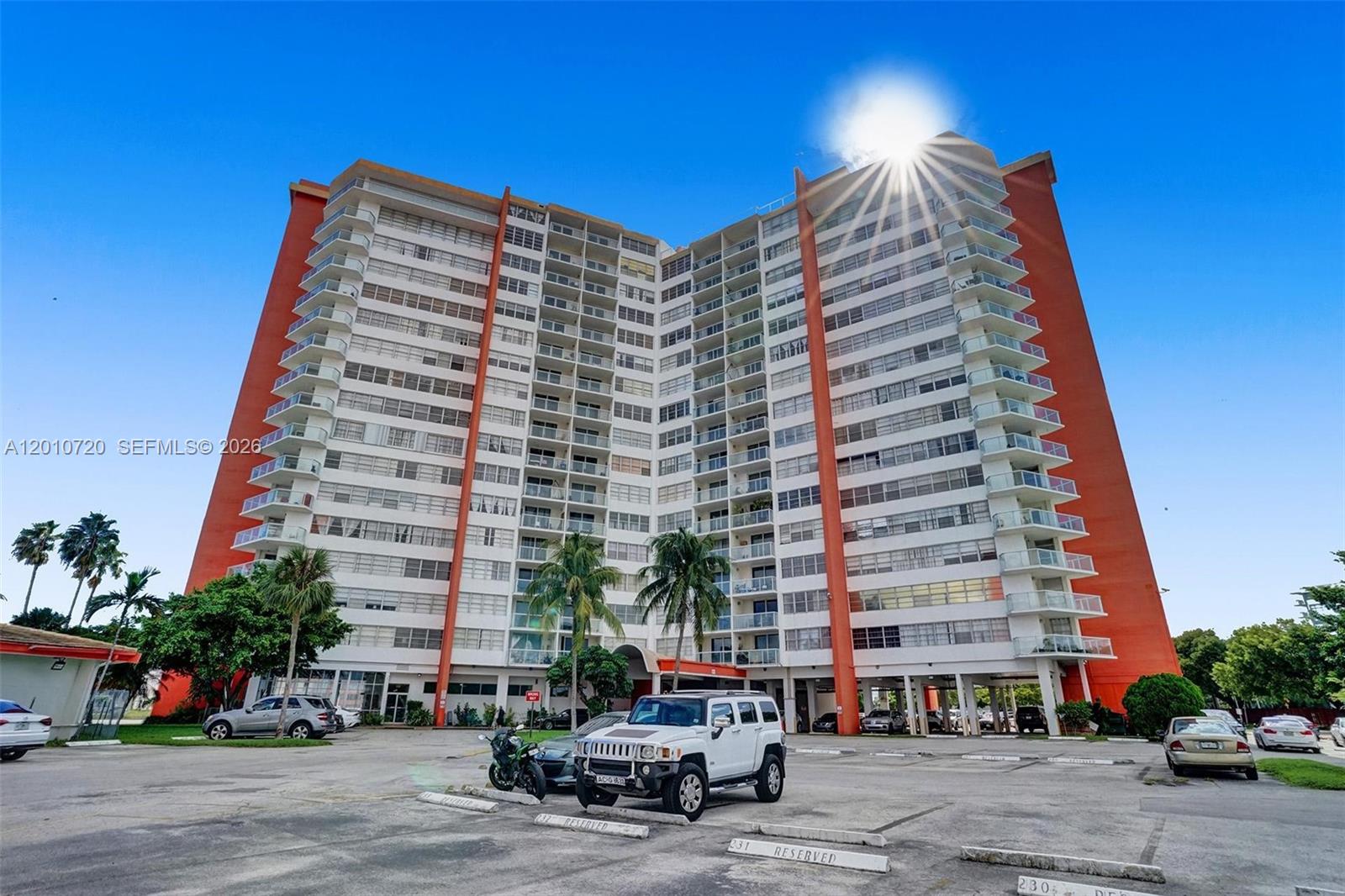 1351 NE Miami Gardens Dr # 413E — Photo 2
