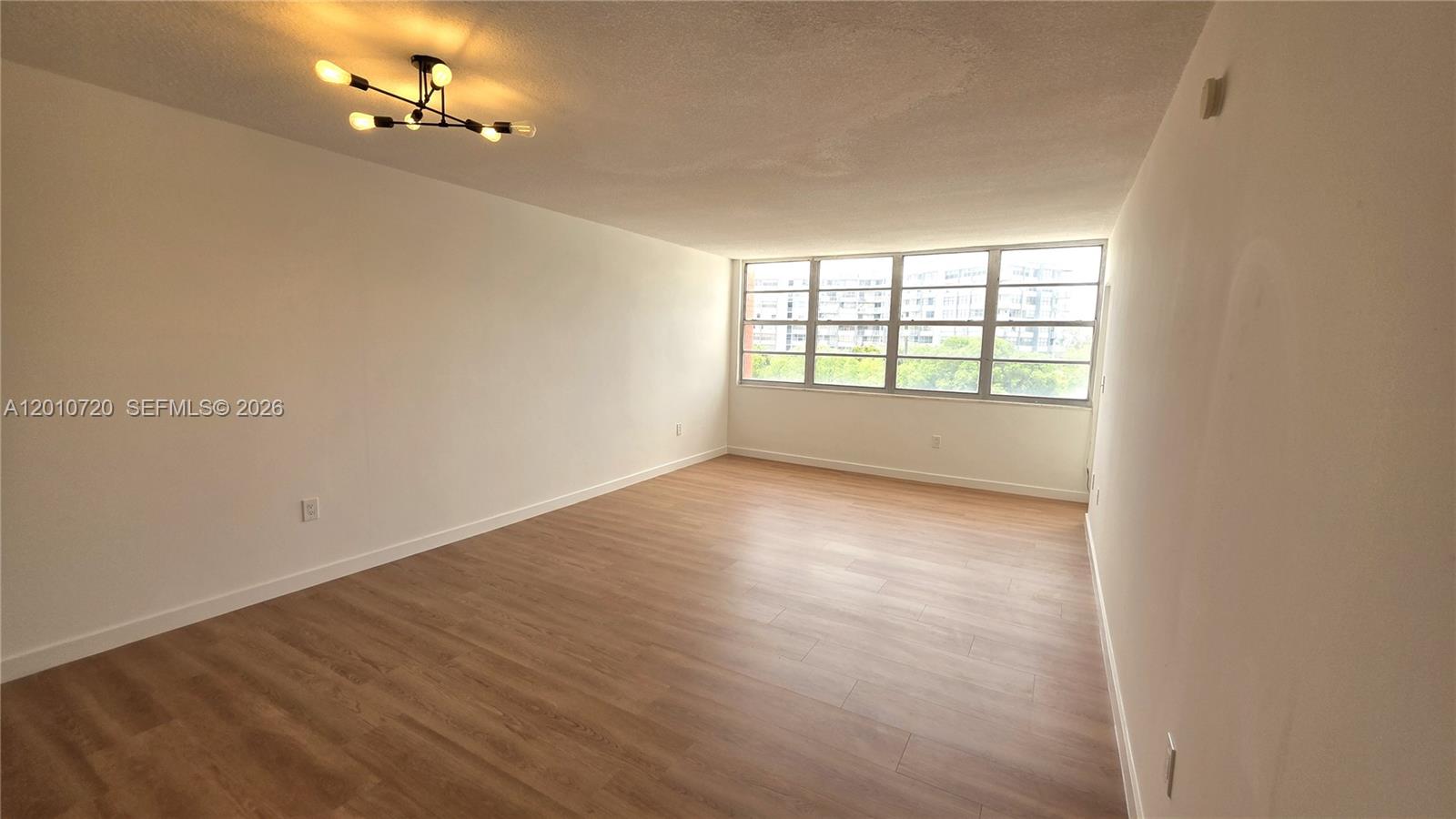 1351 NE Miami Gardens Dr # 413E — Photo 3