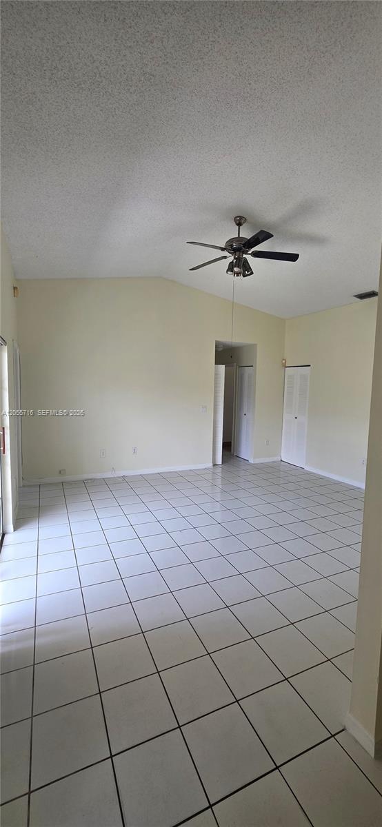 21210 NE 9th Pl # 4 — Photo 3