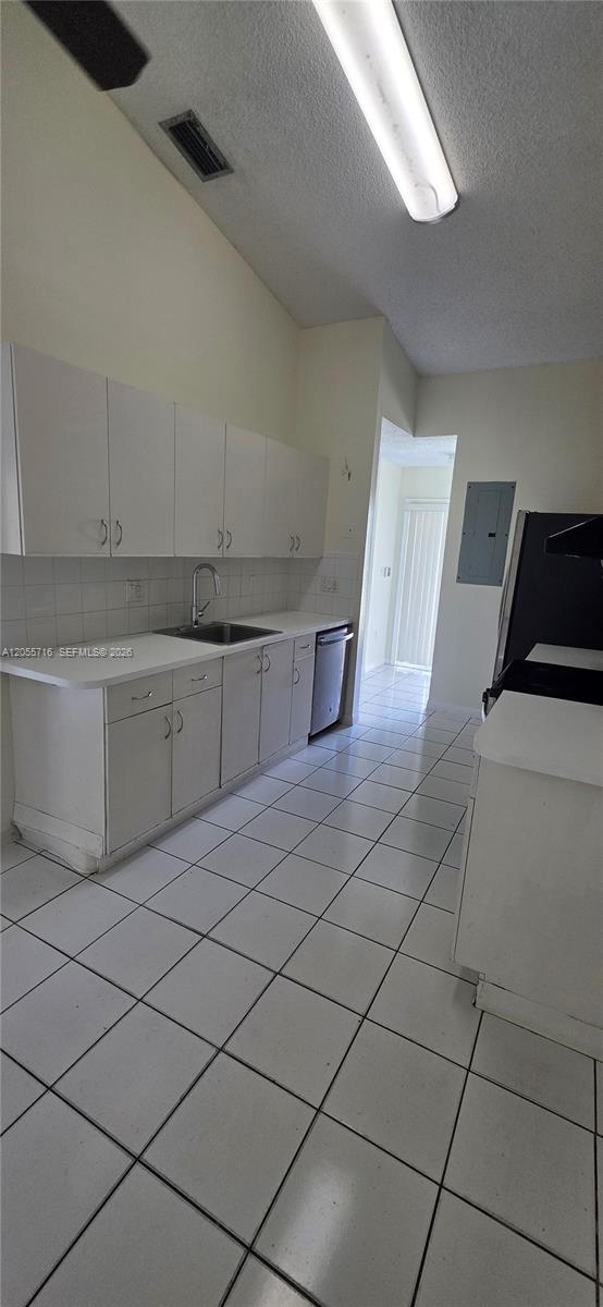 21210 NE 9th Pl # 4 — Photo 5