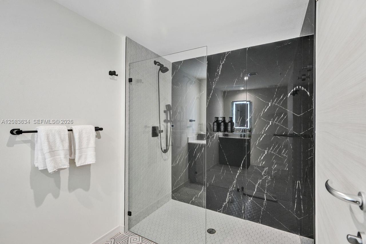 4220 LAGUNA ST # 403 — Photo 5