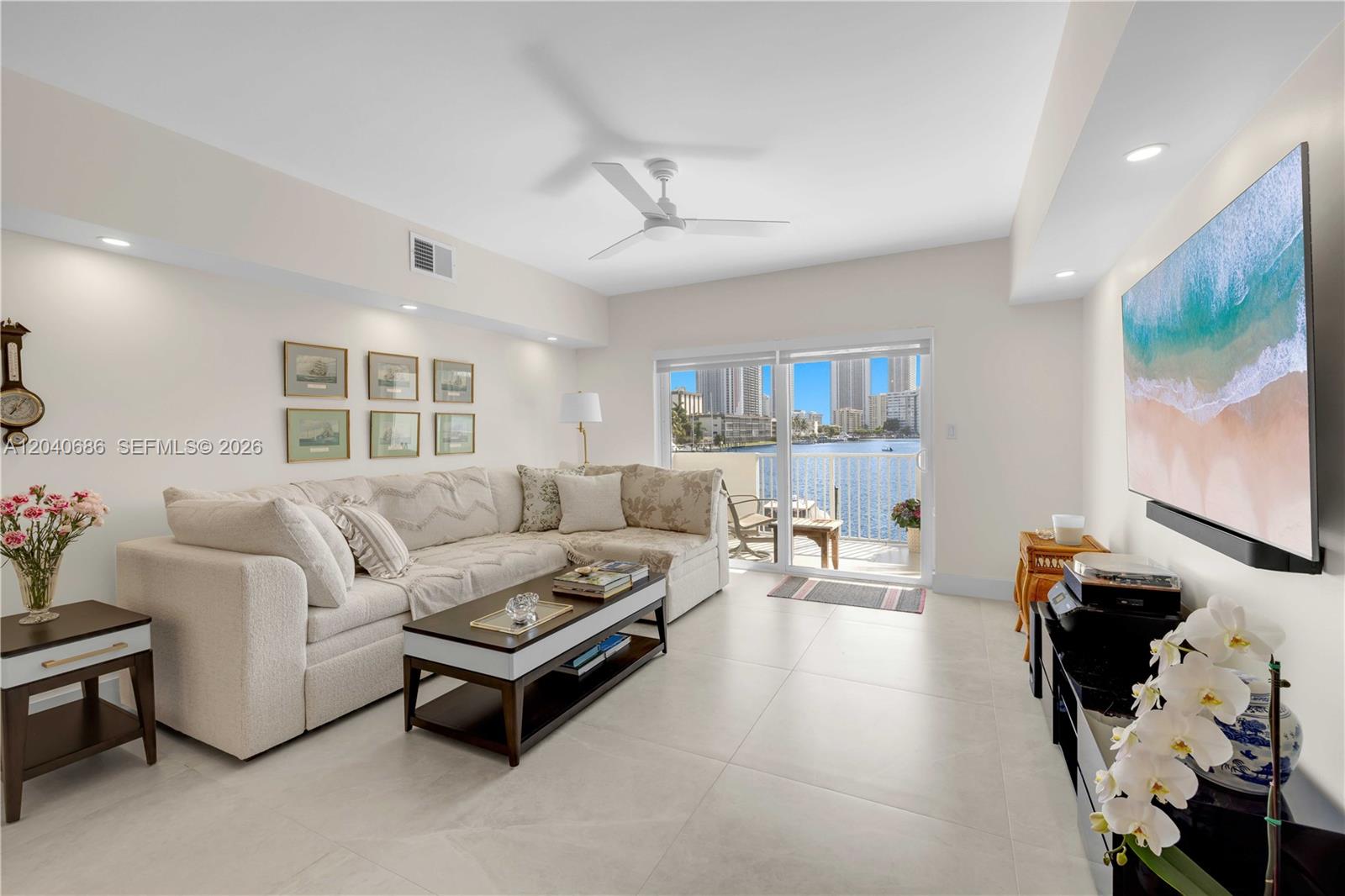 462 Golden Isles Dr # 211 View 3