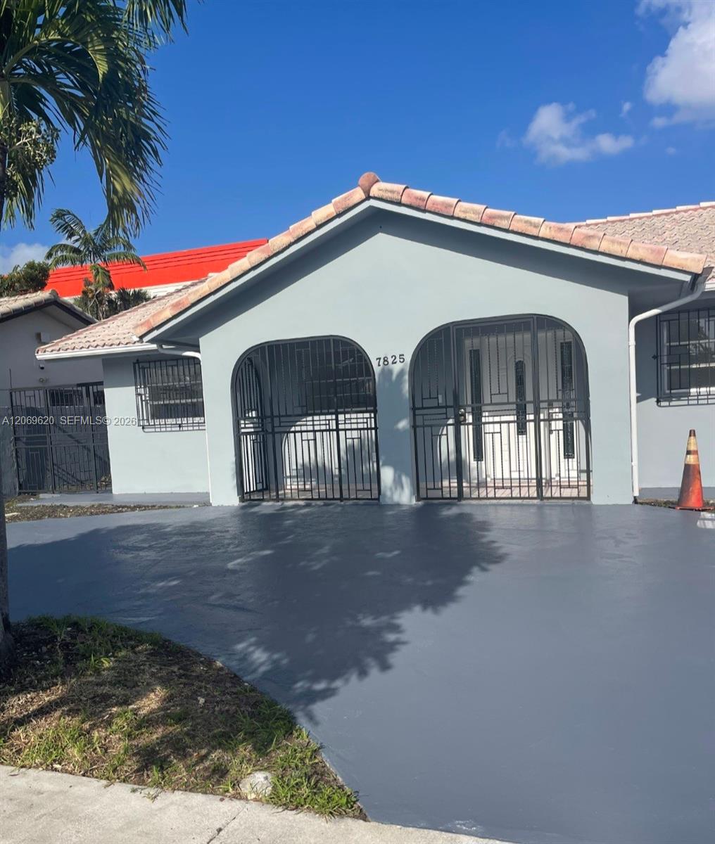 7825 W 4th Ln, Hialeah FL 33014