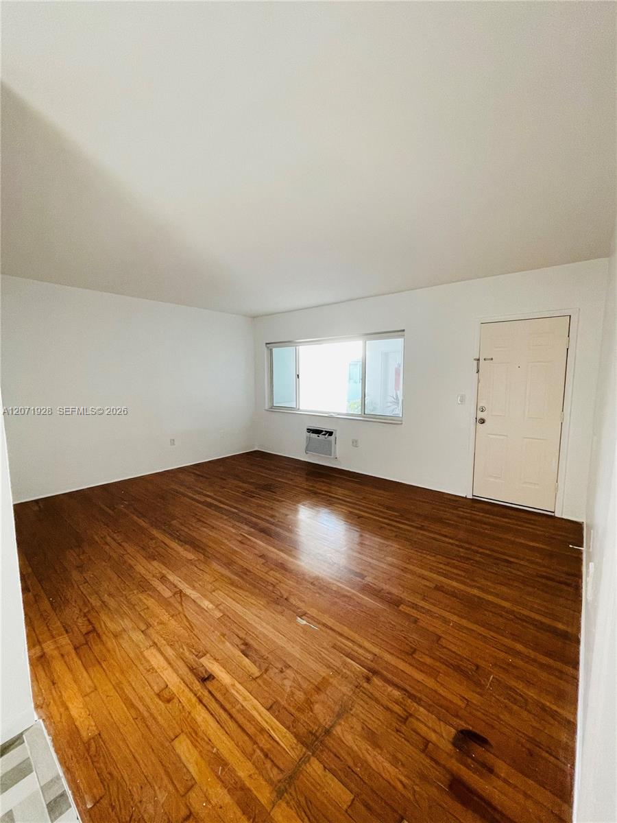 1840 S Treasure Dr # 15 — Photo 2