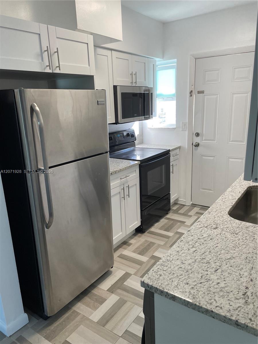 1840 S Treasure Dr # 15 — Photo 5