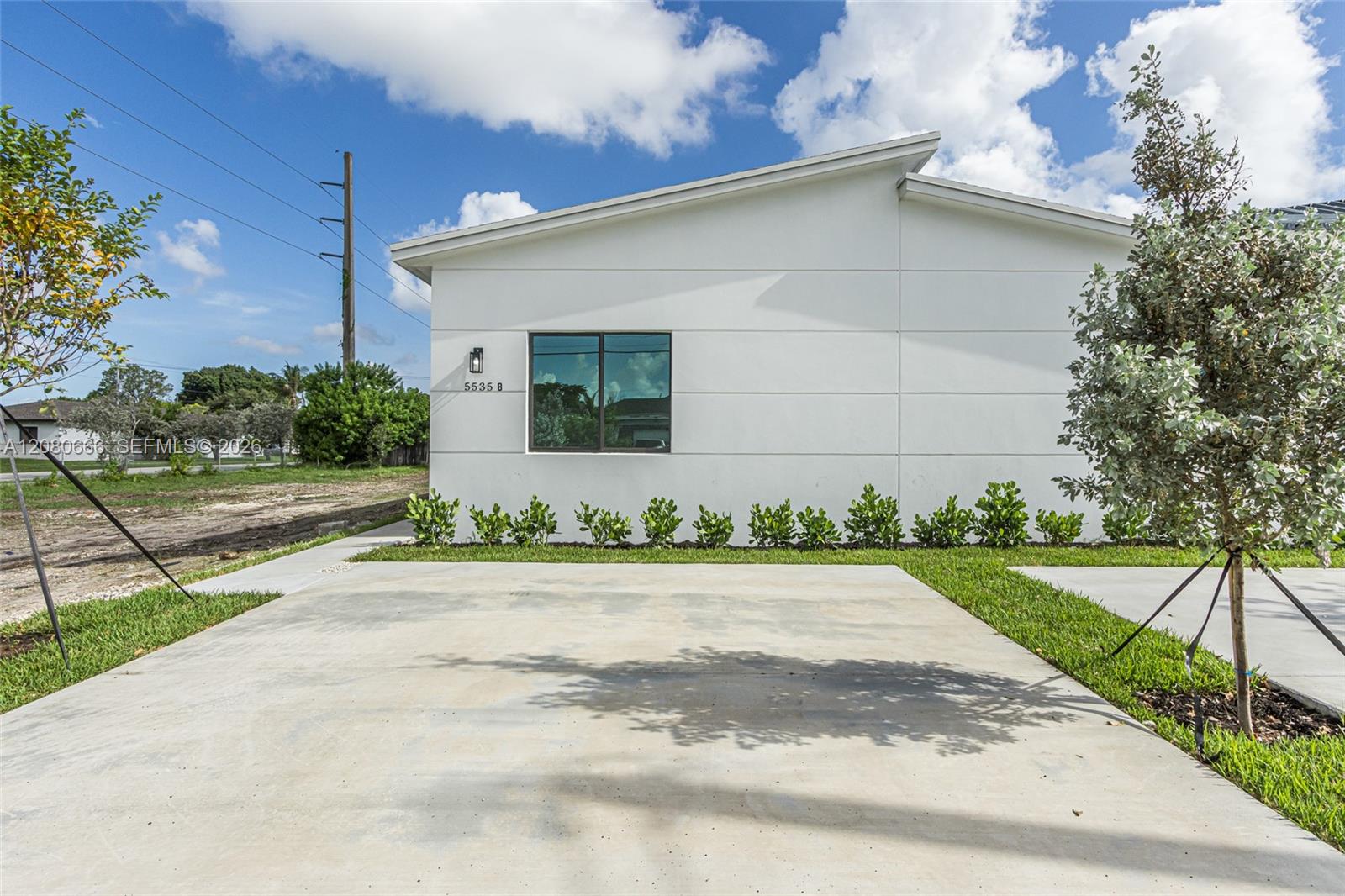 5535 SW 19th St — Photo 5
