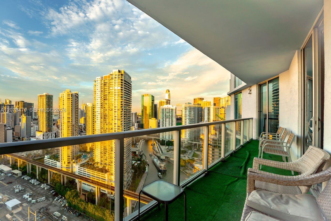 185 SW 7th St # 3609 — Photo 2