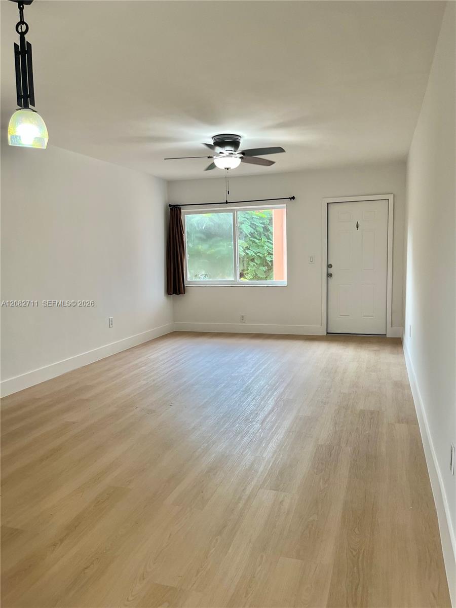 3401 SW 11 St — Photo 4