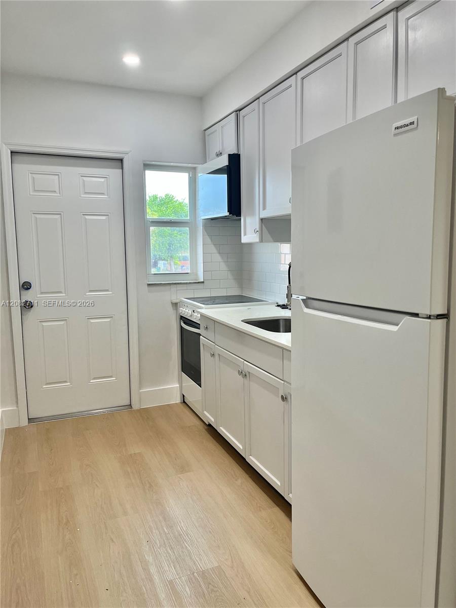 3401 SW 11 St — Photo 5