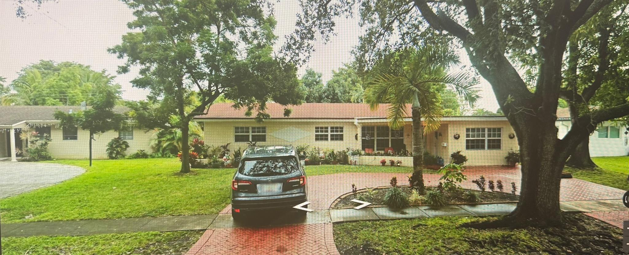 5620 Monroe Street, Hollywood FL 33023