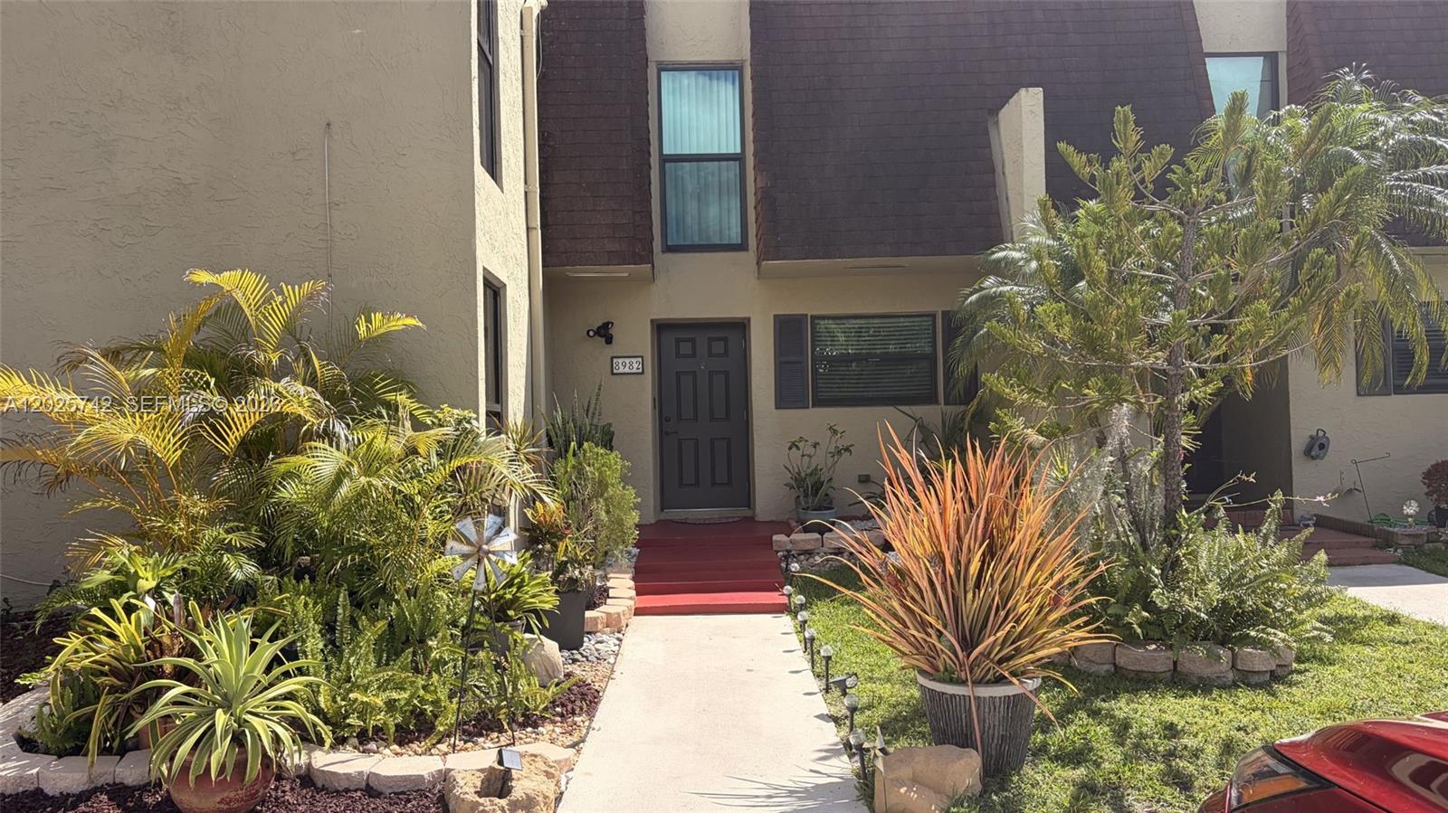 8982 Palm Tree Ln # 8982, Pembroke Pines FL 33024