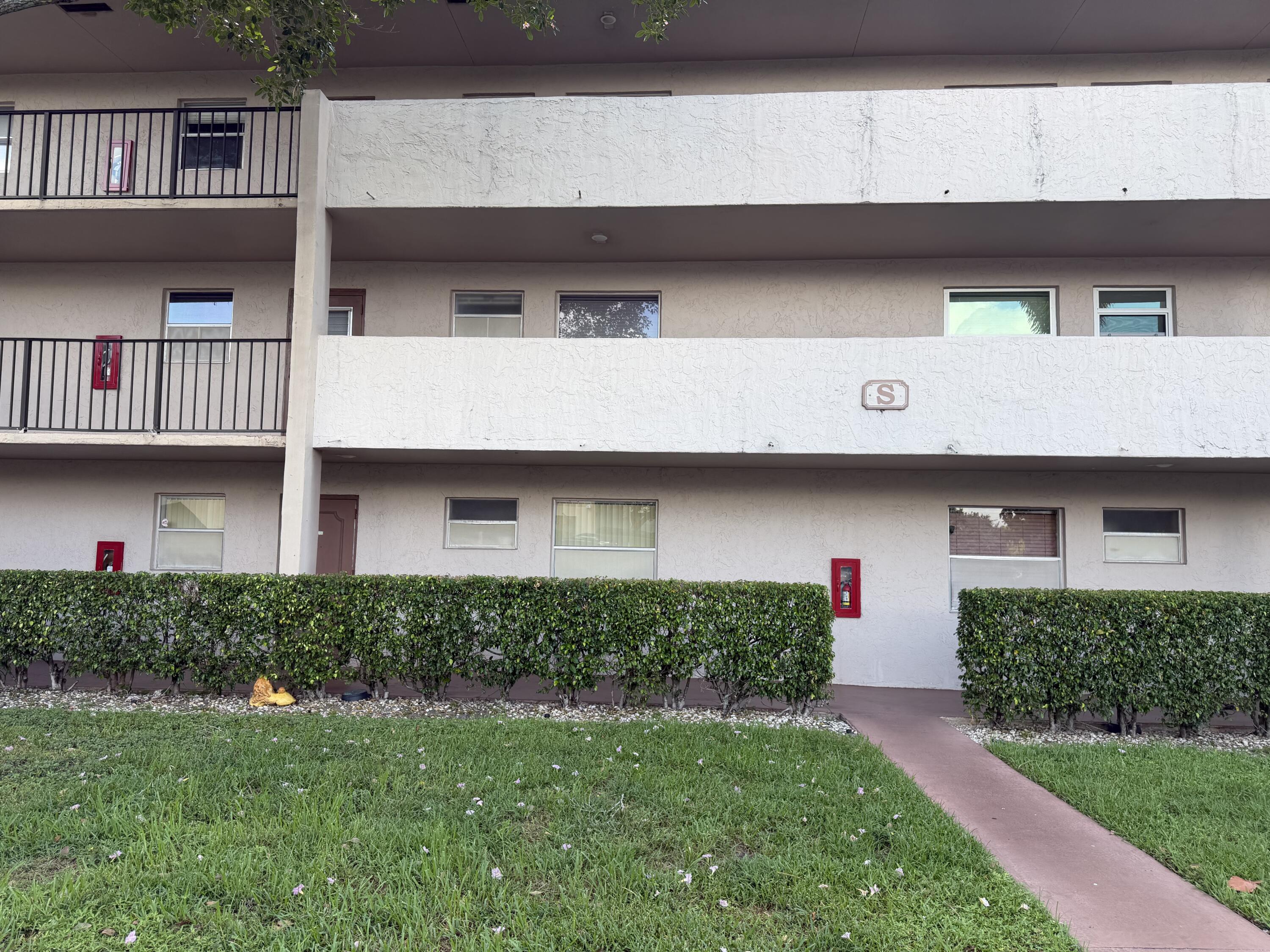 8301 Sands Point Boulevard # S103 — Photo 2