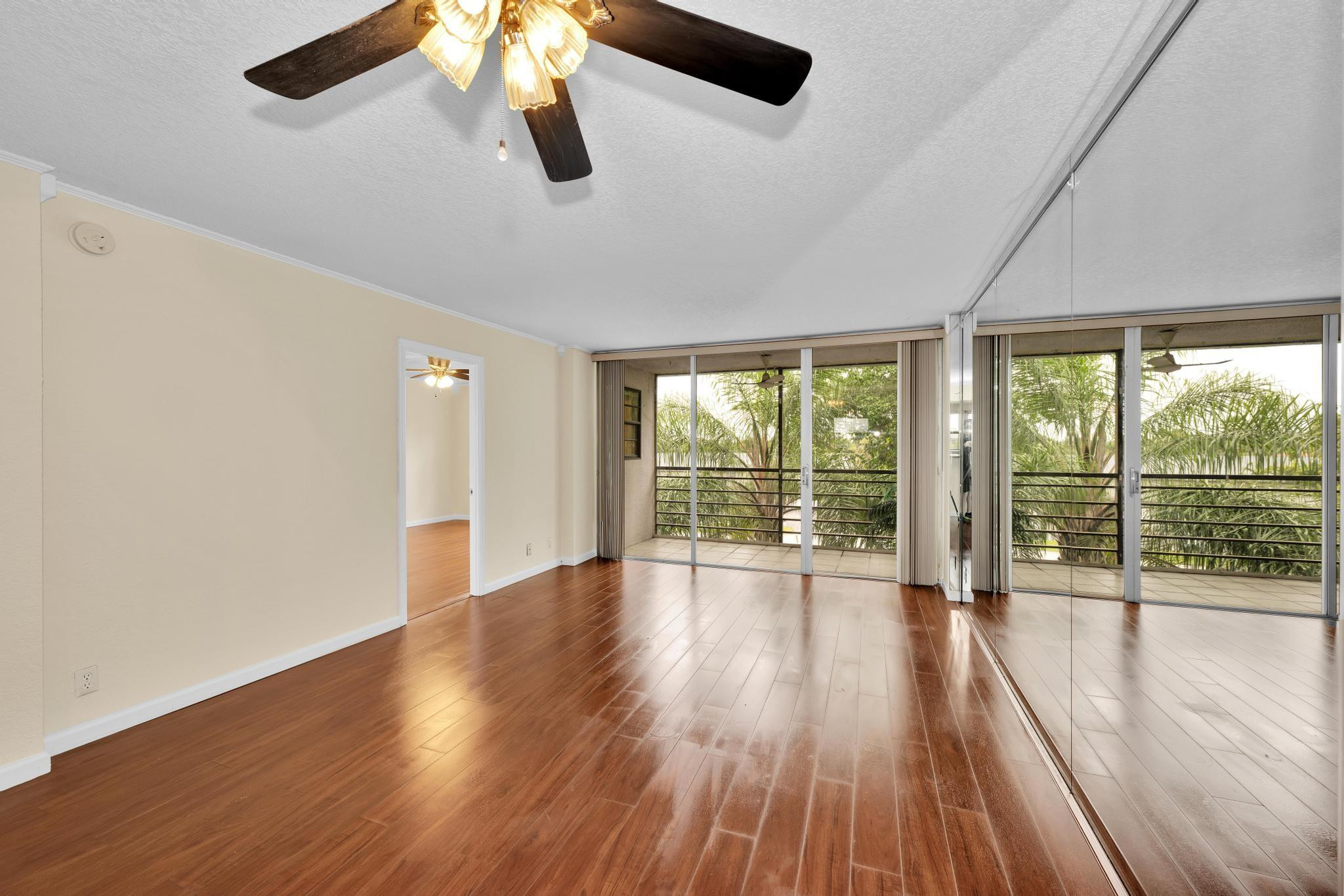 118 Royal Park Drive # 4G, Oakland Park FL 33309