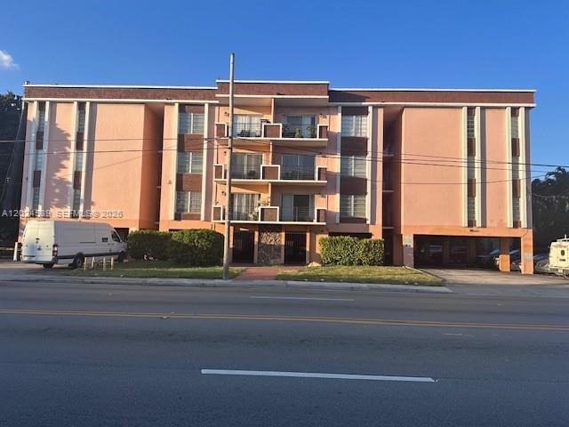 365 NE 125th St # 306, North Miami FL 33161